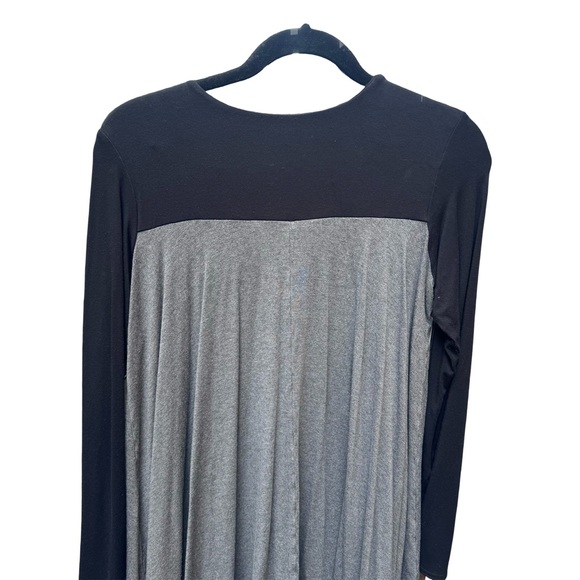 Long sleeved Tencel Swingtop from Advika in Black and Grey-LG - Picture 3 of 4